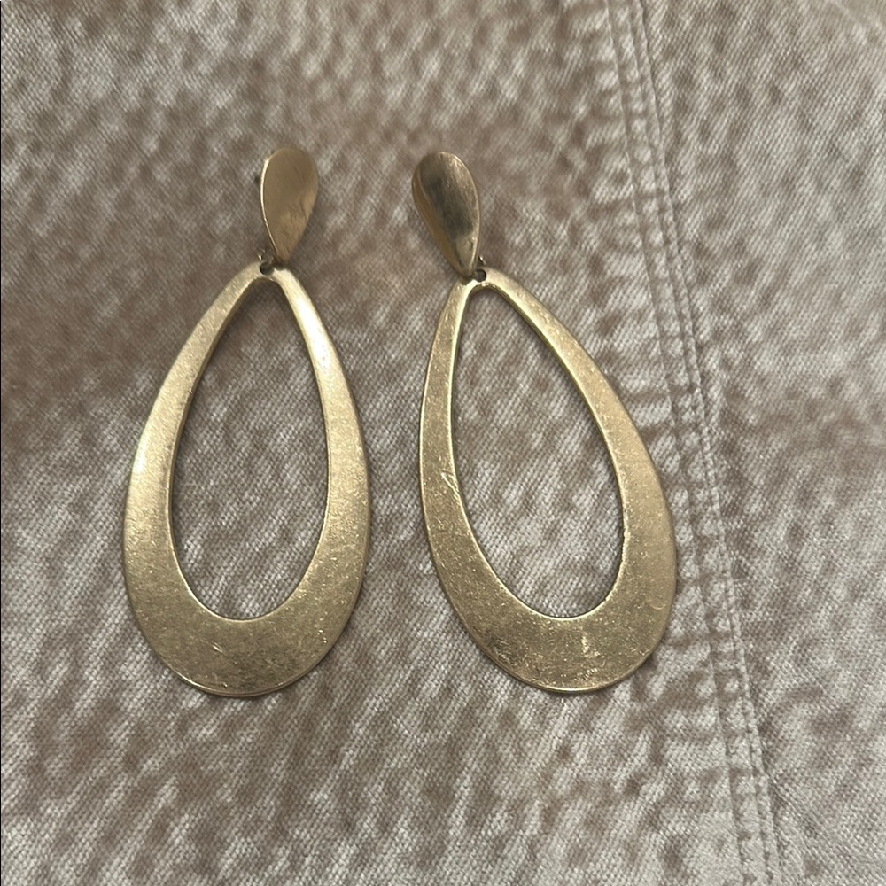Elegant Gold Teardrop Earrings